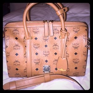 BNWT mcm visetos crossbody